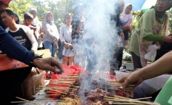 Tradisi Idul adha di Majalengka: Hangatnya Kebersamaan Gelar Bakar Sate Kurban