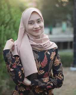 Hijabers cantik Ririn Putri Anjani