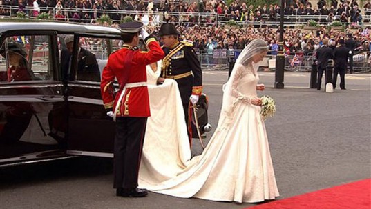  Kate Middleton and her fabulous choice in a wedding dress and designer 