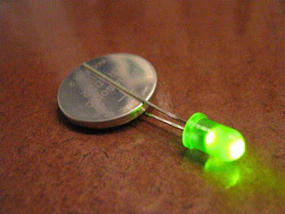 Une DEL est une diode électroluminescente - LED