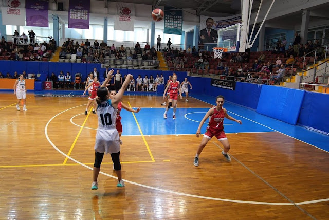 Tarsus Belediyespor Kadın Basketbol Takımı Galip