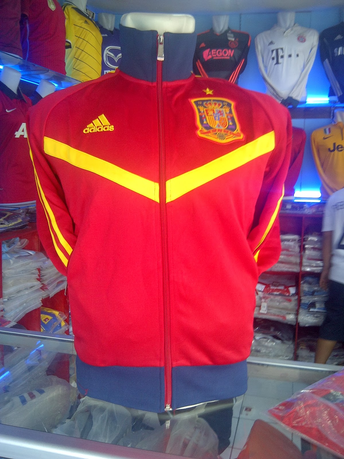 Jual Kaos Bola Jersey Jaket Bola Spanyol Merah Official World Cup 2014