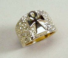 Custom made gold ring by Payne's Custom Jewelry