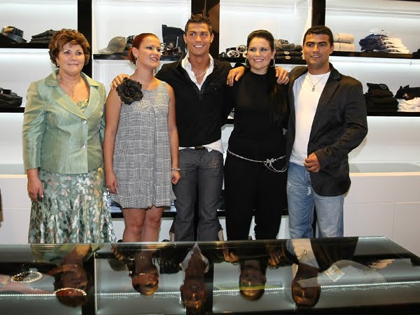 Cristiano Ronaldo Real Madrid: Cristiano Ronaldo Family