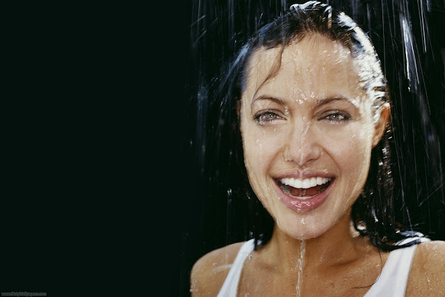 Top Actress Angelina Jolie Wallpaper