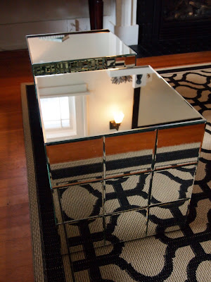 mirror table, mirrored cubed table