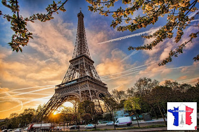 http://www.toureiffel.paris/360-panorama-paris/index-fr.html