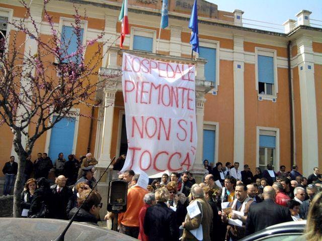 ASSEMBLEA CITTADINA PER DIRE NO ALLA CHIUSURA DELL'OSPEDALE PIEMONTE