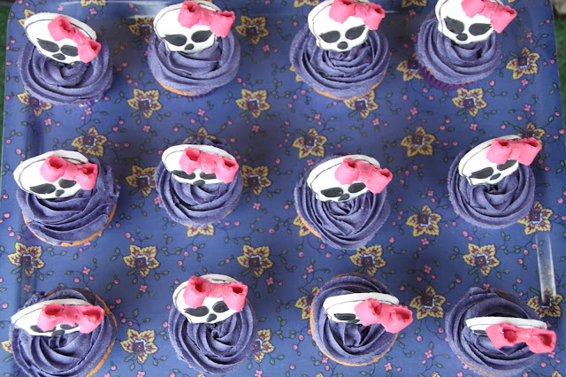 cupcakes-de-fresa, strawberry-cupcakes, monster-high-cupcake