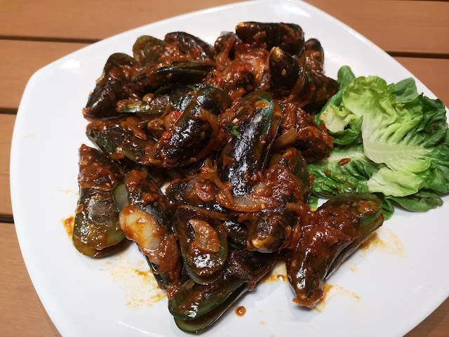 mussels in assam sauce