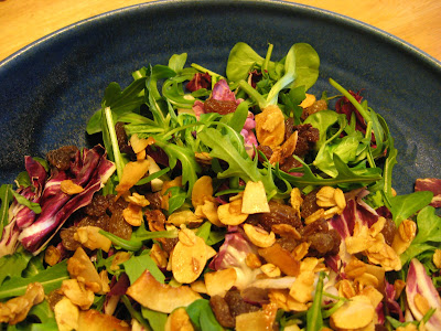 Alright, the blue bowl helps, but still it's quite a pretty as salads come, isn't it?