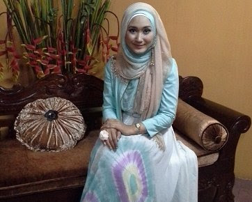 Model Hijab Terbaru Dian Pelangi Untuk Pesta