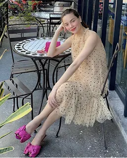 Sao Việt chuộng váy áo bèo nhún
