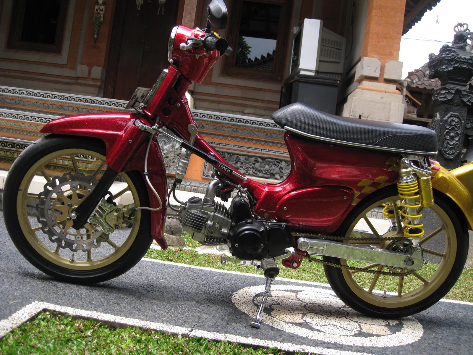 Gambar Modifikasi Honda C70 Warna Merah Terbaru Pecinta Modifikasi