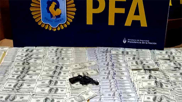 Dinheiro e armas incautadas a narcotraficantes em Mar del Plata