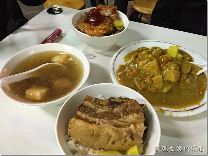 台南-上富小吃店。這就是我們這次所點的菜色！