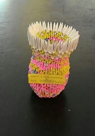 Cara Membuat Vas  Bunga  dengan Kertas Seni Rupa