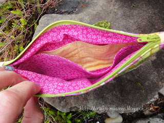 Noodlehead clutch, inside view