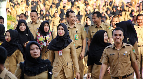 Kabar baik, buat Pengajar honorer dibawah naungan Pemerintah provinsi Sulawesi selatan tahun 2020 mendatang sanggup menikmati kenaikan bonus sampai 100 %.