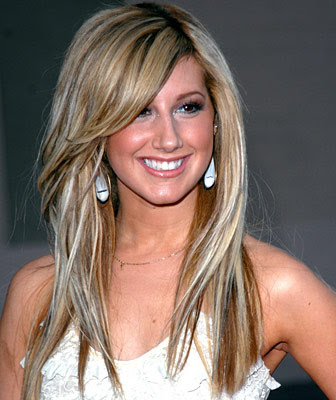 Long Blonde Hairstyles on Long Blonde Hairstyles With Side Fringe