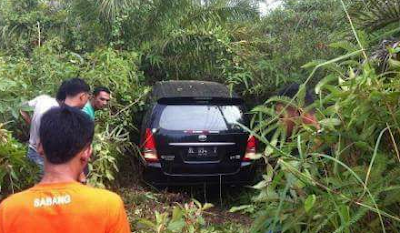 Kisah Nyata Mobil di Tengah Hutan