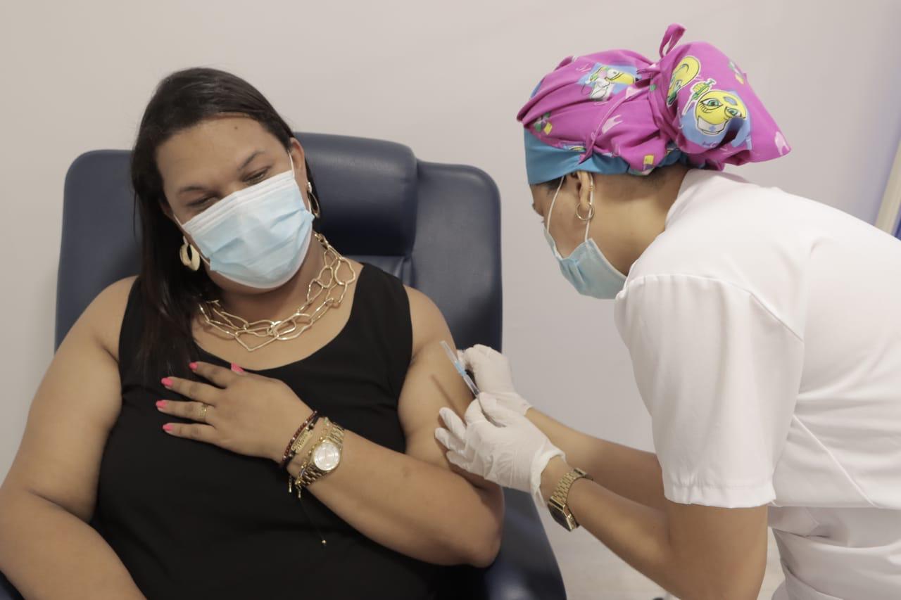 https://www.notasrosas.com/De 6.281 dosis aplicadas en La Guajira, 2.500 se aplicaron en Riohacha en el inicio de la Vacunación Masiva