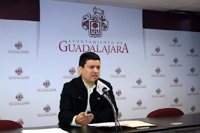 Jorge López Ramírez, otro de los engendros de la corrupción del DIF en Guadalajara, director del albergue CADIPSI, del DIF Guadalajara.