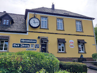 Miejsca warte zobaczenia w Bad Iburg - muzeum zegarków (Uhren Museum)