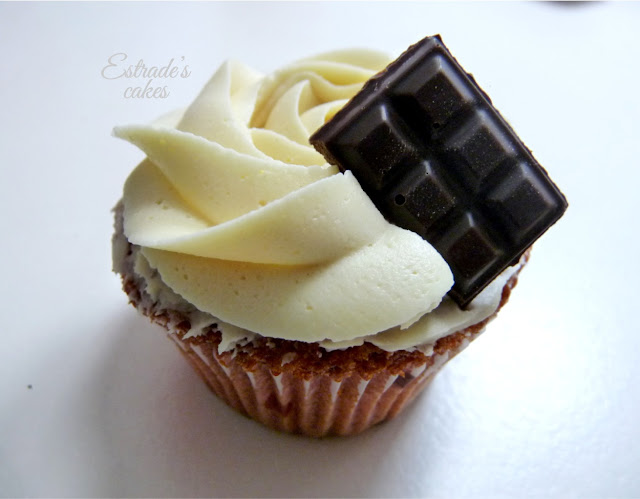 receta de cupcakes de fresa con buttercream de chocolate blanco