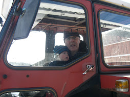 OLLE i sin älskade traktor