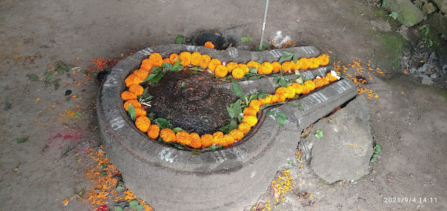 शिववंदनेश्वर मंदिरातील शिवलिंग - वंदनगड