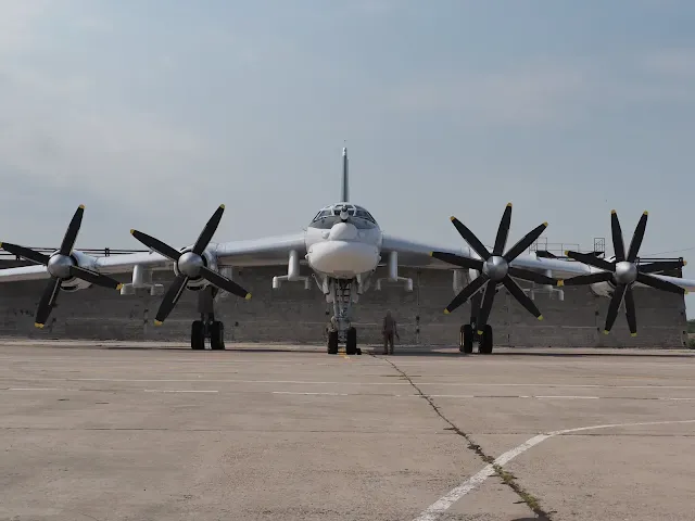 máy bay Tu-95MSM 