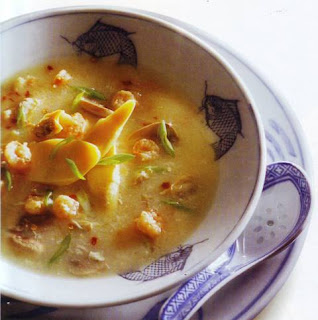 Soupe orientale aux crevettes, épicée