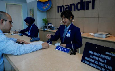 Mandiri_Bank_Teller