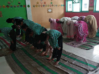 Kegiatan Pondok Ramadhan: Sholat Dhuha Peserta Didik di MIS Tashilul Mubtadiin