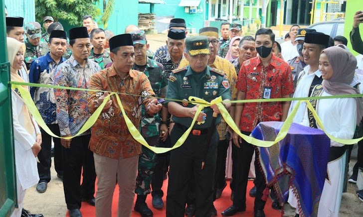 Dandim 1426 Takalar Dampingi Pangdam XIV Hasanuddin Resmikan Gedung Serba Guna Ponpes Mahyajatul Qurra' Lassang