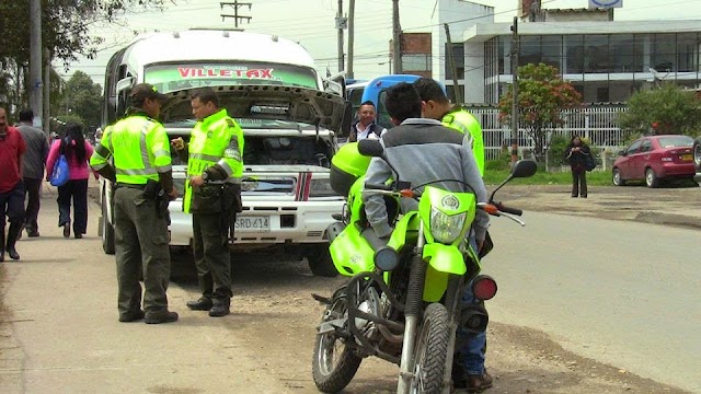 Control a vehículos de servicio público en Facatativá.