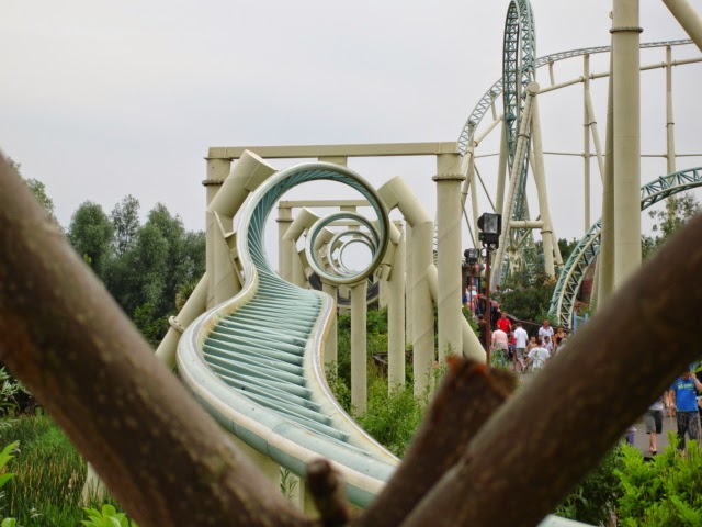 10 Amazing & Scariest Rollercoasters in the World | Colossus, Thorpe Park, Surrey, England
