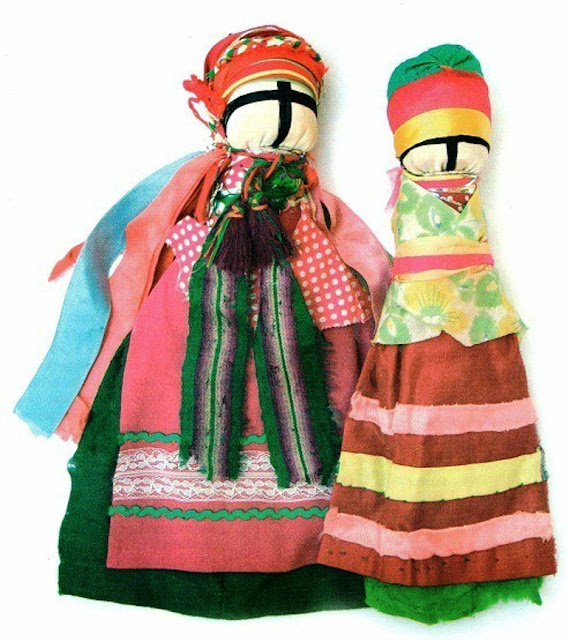 Dolls by Marina Dyachenko - вузлові ляльки - «княгиня» і «молодиця» Катерини Ляшко.  с. Хрещатик, Черкаський район. Початок 1970-х років