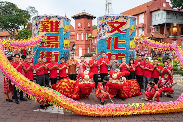 Nation’s Biggest Peranakan Lanterns Himalaya Sports Lights Up Jonker Walk This CNY, Himalaya Sports SPOT SNAP WIN contest, Malaysia Tourism, Nation’s Biggest Peranakan Lanterns, Himalaya Sports, Lights Up Jonker Walk, CNY 2023, Travel