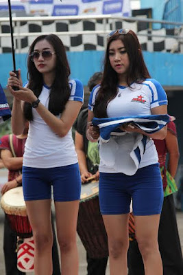 Inilah gadis-gadis seksi pembawa payung di Moto GP