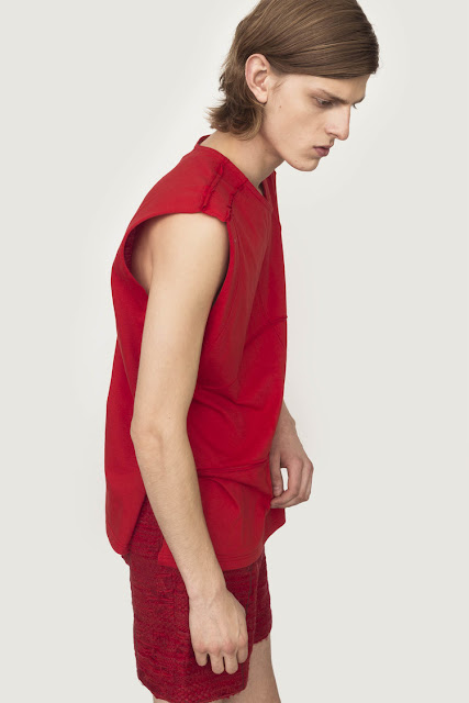 http://www.shop-verenaschepperheyn.com/shirts/tanktop-red