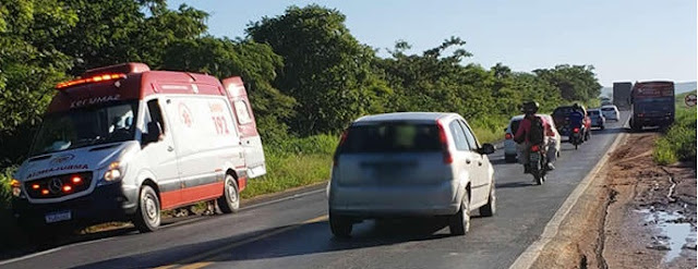 Barreiras: Ciclista é atingida por ônibus coletivo na BR 242