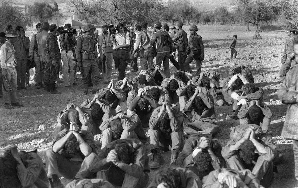 36 Amazing Historical Pictures. #9 Is Unbelievable - Israeli officers captured by Syrian troops during the Yom Kippur War are presented to the media, October 1973.