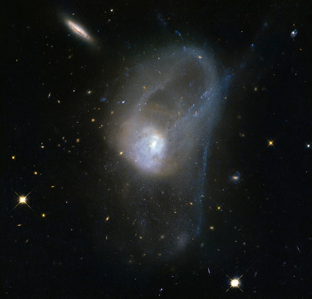 Colliding Galaxies NGC 3921