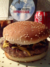 Hamburguesa de ternera y puerros - receta - el gastrónomo - Juan Solo - Una muerte improvisada + Coca-Cola - ÁlvaroGP - Álvaro García - el troblogdita