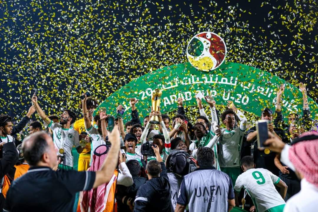 رئيس الاتحاد العربي لكرة القدم يهنئ المنتخب السعودي باللقب