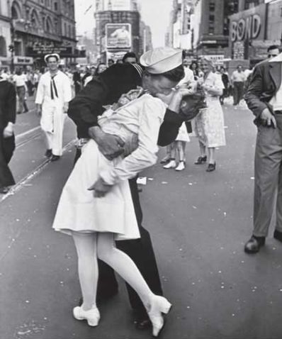 times square kissing photo. a nurse in Times Square,