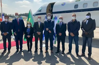 Em Israel, Eduardo Bolsonaro e Ernesto Araújo são obrigados a usar máscaras
