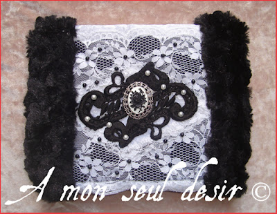 faux pearl blakc fake fur cameo victorian gothic gothik goth hand muff handwarmer